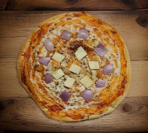 Onion and paneer pizza