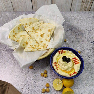 Hummus With Pita Bread