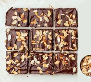 Almond Brownie [9Pc]