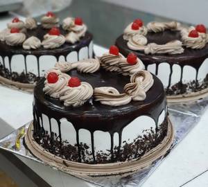 Black Forest Truffle Cake [500 Grams]