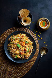 Paneer Biryani Bowl ( 2 Pcs, 650 Ml )