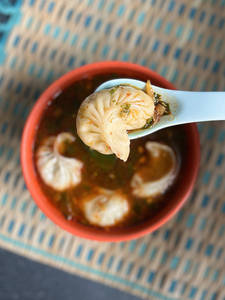Spicy Veg Dumpling Soup (5pcs)