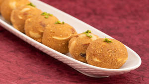 Atta Gound Dry Fruit Ladoo(r)
