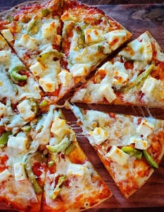 Tandoori Paneer Pizza