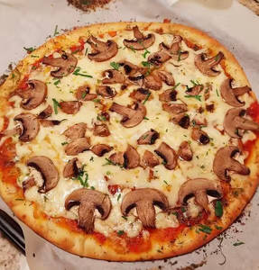 Mushroom pizza