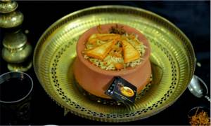 Zaikedaar Handi Paneer Biryani