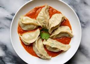 Spicy Chicken Keema Steamed Momos [8 Pieces]