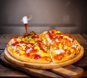 Corn & Tomato Cheese Pizza