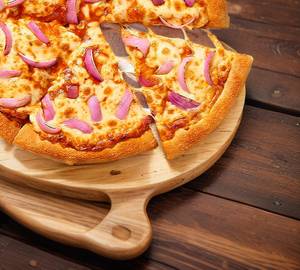 Cheese onion pizza