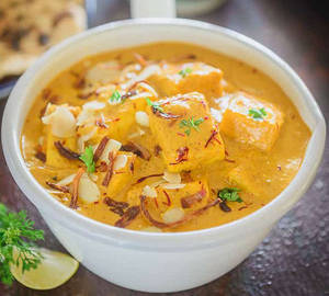 Shahi Paneer With 4 Butter Tawa Chapati