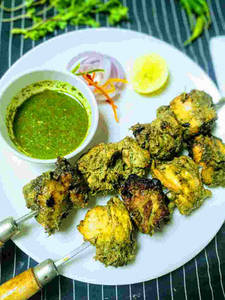 Kacha Dhaniya Chicken Tikka (6pc)