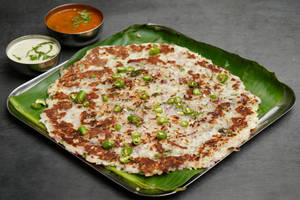 Onion Chilli Uttapam [1 Pc]