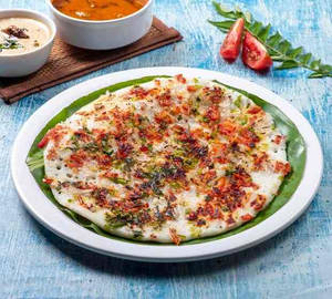 Cheese Chilli Tomato Onion Uttappam