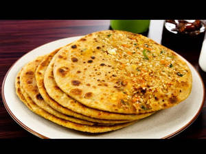 Gobhi Paratha With Salad With Butter
