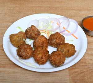Veg fried momos [8 pieces]