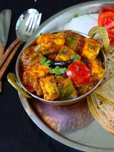 Kadai Paneer + 4 Roti