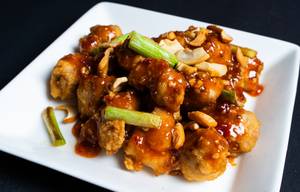 Tobanjan Chicken With Cashewnuts