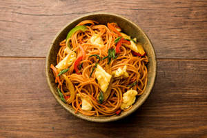 Egg Hakka Noodles  