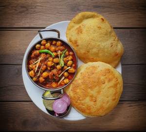 Chana Bhatura