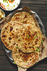 Paneer Pyaz Paratha With Salad With Butter