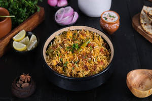 Subz Biryani (served With Raita / Gravy)
