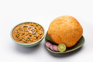 Channa Bhatura  Half Plate