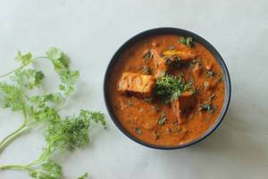 Paneer Stuff Butter Masala