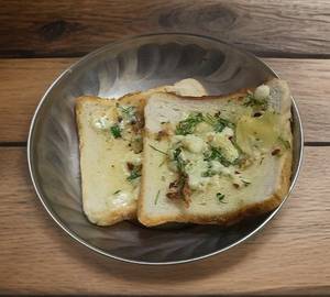 Cheesey garlic bread (2 pieces)