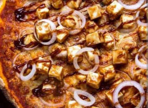 Bbq Sauce Paneer Pizza