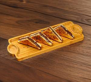 Chocolate Cheese Grilled Sandwich