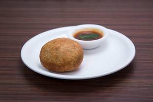 Khasta Kachori With Chutney (2 pcs)