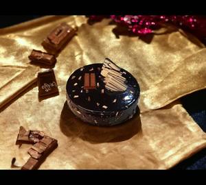 Choco Crunch Kitkat Cake