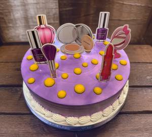 Makeup kit cake