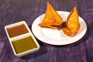 Samosa (2 Pcs) With Chutney