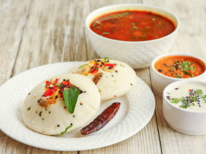Idli Sambhar & Chatni Deep