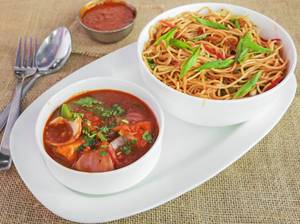 Noodles with Chilli Paneer Gravy