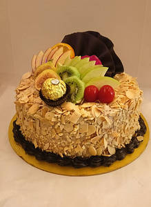 Ferrero Rocher Cake 900g