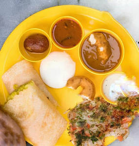 Idli Vada + Mini Uttapam + Mini Masala Dosa