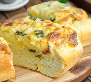 Jalapeno Cheese Garlic Bread