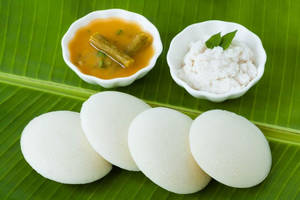 Idli [Only 6Pc] + 500Gm Samber+100Gm Nariyal Chutney