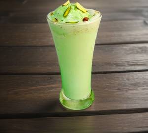 Pista Milkshake With Ice Cream