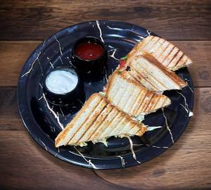 Grilled tandoori sandwich