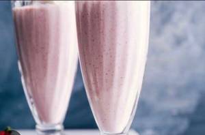 Gulkand Badam Milkshake