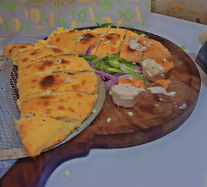 Veg Stuffed Garlic Bread