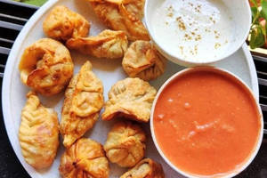 Assorted Fried Momos [8 Pcs]