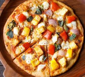 Paneer tikka pizza