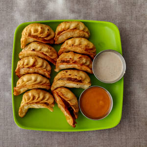Veg Fried Cheese Momos [6 Pcs]