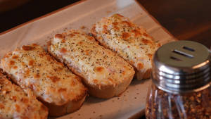 Chili Cheese Garlic Bread