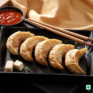 Chatpata Paneer Fried Momo