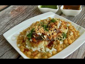 Aloo Tikki Ragda Chaat